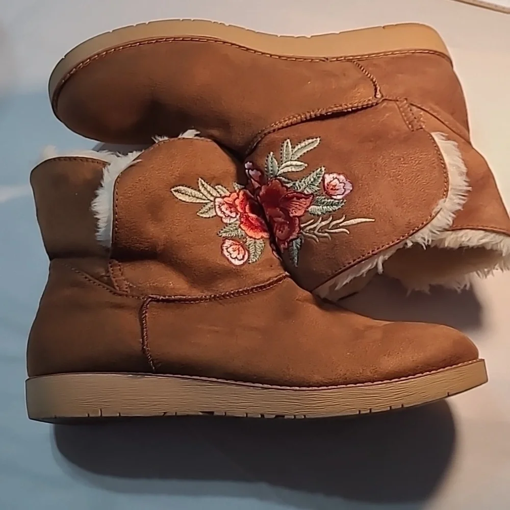 Women's Rock and Candy Embroidered Fur Lined Boots